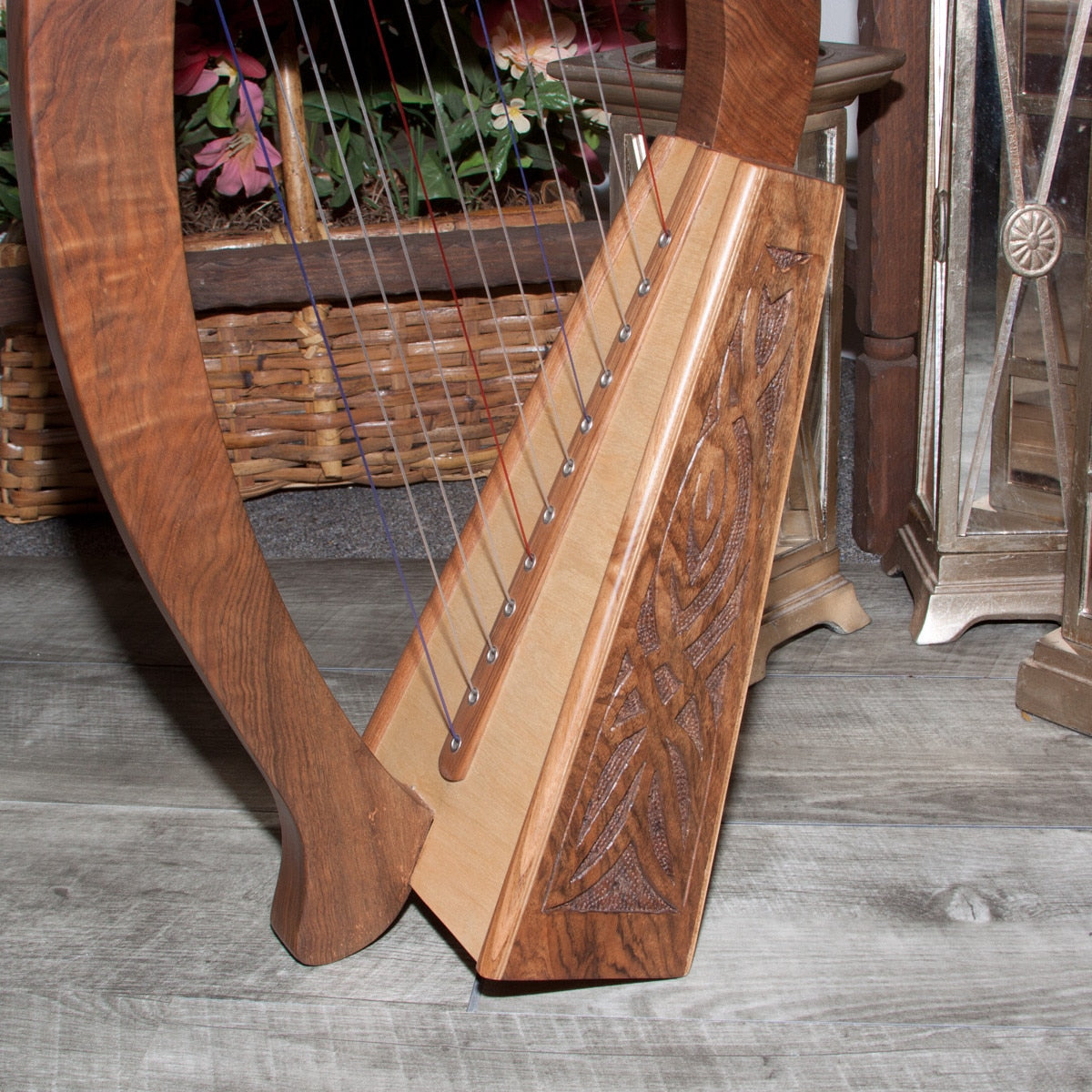 Roosebeck 21 Inch Baby Harp 12 String Walnut Knotwork + String Set + Tuning Tool