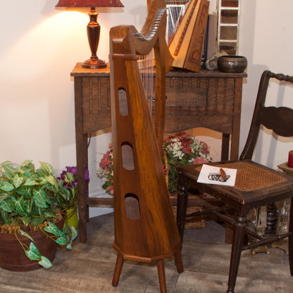 Roosebeck Minstrel Harp 29-String, Chelby Levers Sheesham 5 Panel With Pedestal