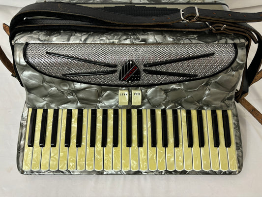 Petosa Americana 120 Bass Accordion, Used