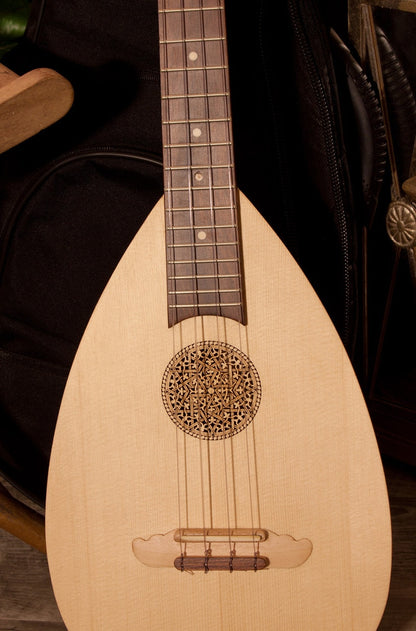 ルーズベック バロック・ウレレ、テナー、チューナー付き多彩