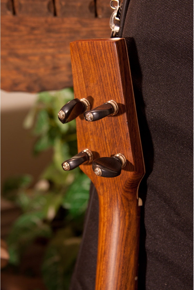 ルーズベック バロック・ウレレ、テナー、チューナー付き多彩