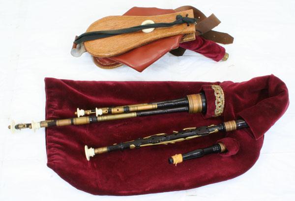 Northumbrian Smallpipes, 9 key Bagpipes Lark in the Morning   