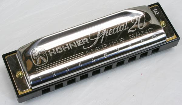 Harmonica diatonique Hohner Special 20 C avec porte-harmonica